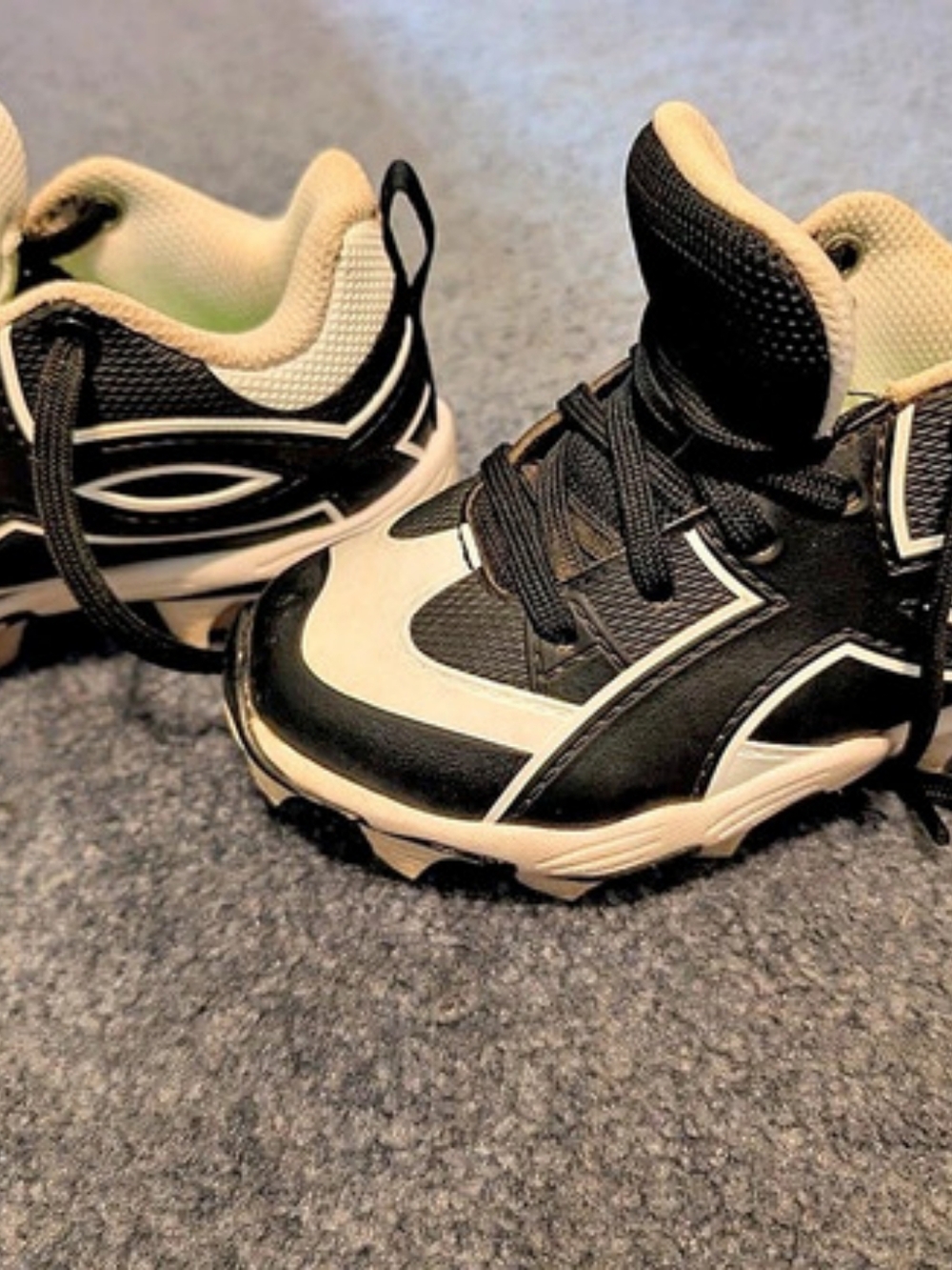 Under Armour Leadoff RM Junior Baseball Cleats Black & White